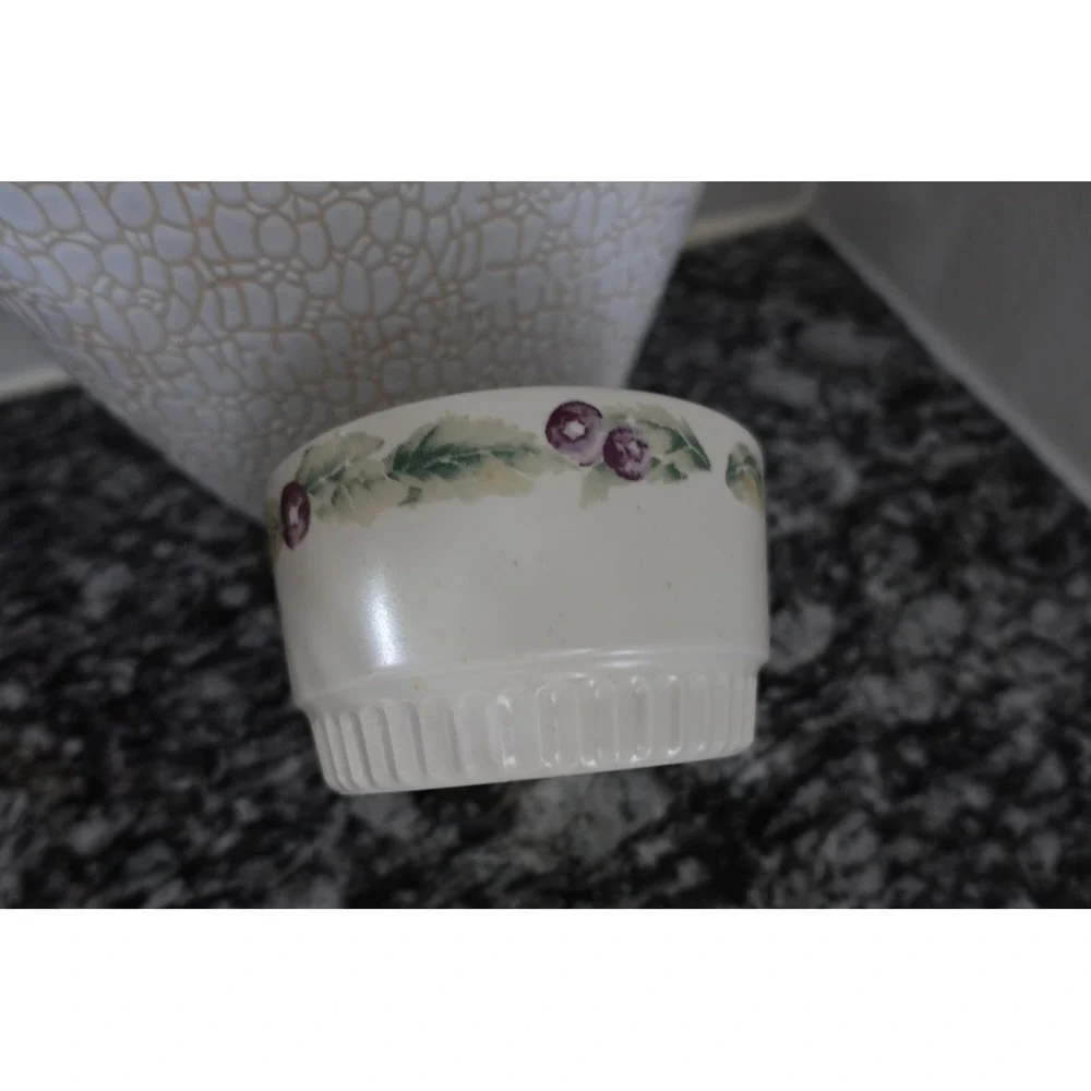 Vintage Pfaltzgraff Jamberry storage ceramic bowl‎